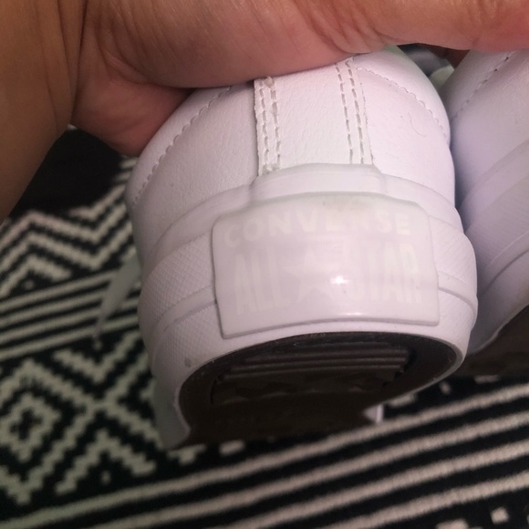 White Leather Monochrome Converse - Picture 5 of 5